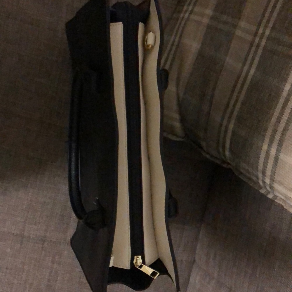 Handbag - Picture 4 of 6